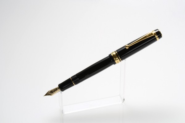 うぁやぉ万年筆 在庫品】プラチナ万年筆 万年筆 美巧 近代蒔絵 桜吹雪 細字 PTL-20000H